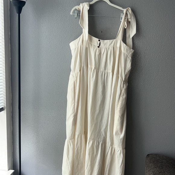 Maelu Cream Sleeveless Dress L - Picture 4 of 4